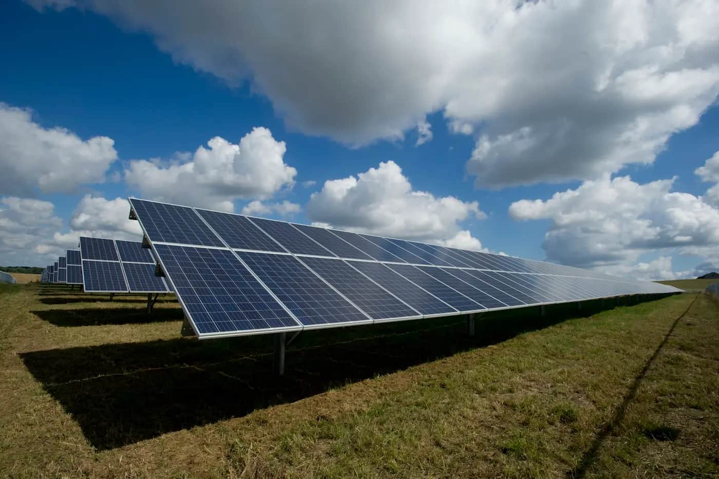 Maison équipée de panneaux solaires photovoltaïques